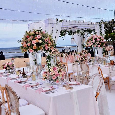 Nusa Dua Beach Hotel And Spa - Handwritten Collection Exterior photo A beach wedding reception