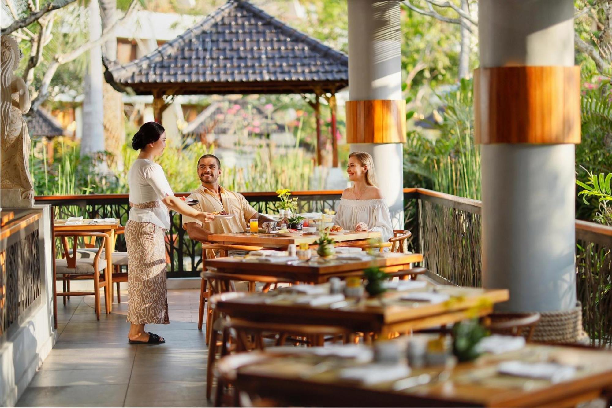 Nusa Dua Beach Hotel And Spa - Handwritten Collection Exterior photo The restaurant at the hotel