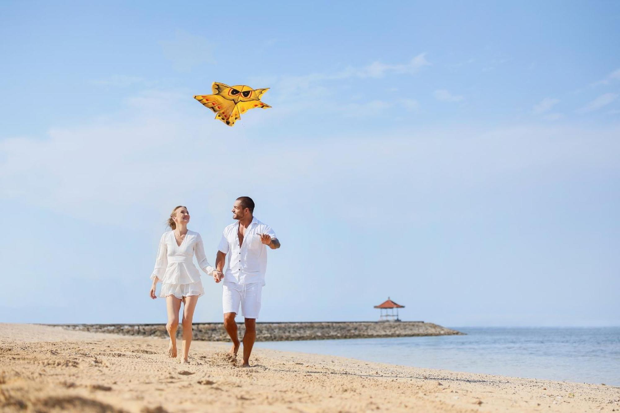 Nusa Dua Beach Hotel And Spa - Handwritten Collection Exterior photo A flying kite