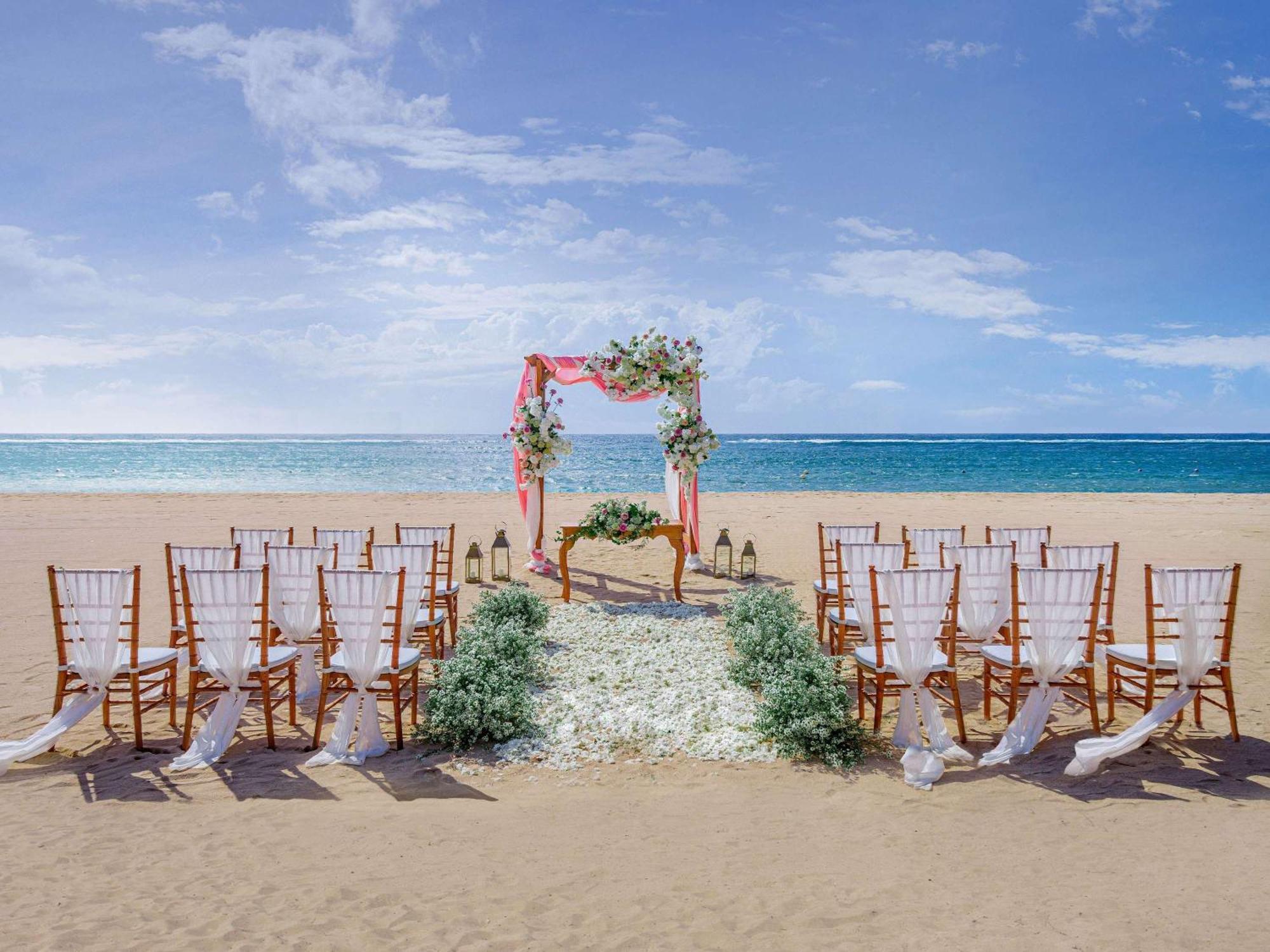 Nusa Dua Beach Hotel And Spa - Handwritten Collection Exterior photo Beach wedding